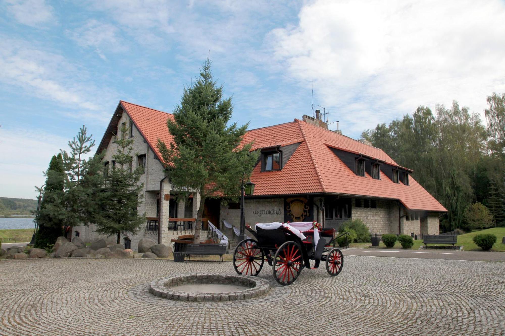 Hotel Wyrwidab Chodzież Екстериор снимка