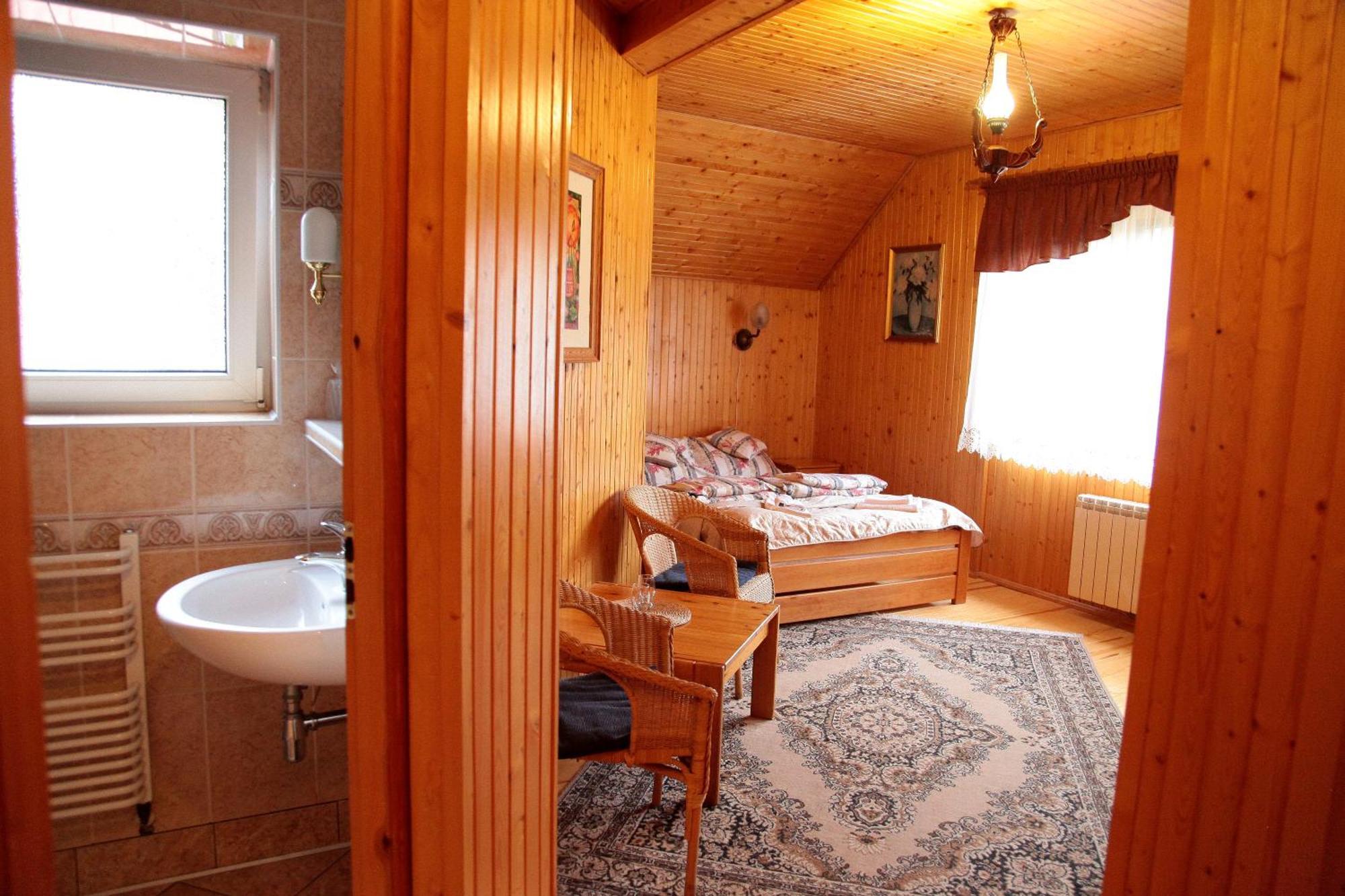 Hotel Wyrwidab Chodzież Екстериор снимка